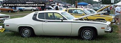 Plymouth Road Runner. Photo from 1999 Mopar Nationals – Columbus, Ohio.