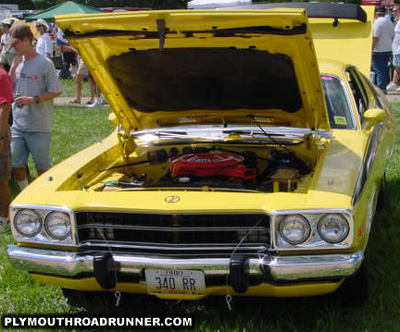 Plymouth Road Runner. Photo from 2000 Mopar Nationals – Columbus, Ohio.