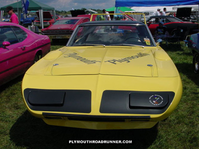 Plymouth Road Runner Superbird. Photo from 2000 Mopar Nationals – Columbus, Ohio.