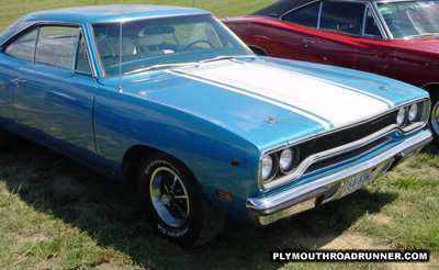 Plymouth Road Runner. Photo from 2000 Mopar Nationals – Columbus, Ohio.