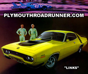 Above:1971 Plymouth Roadrunner 440+6, photo from factory brochure.